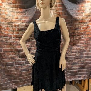 🍾🥂Express black lace sleeveless dress 10
